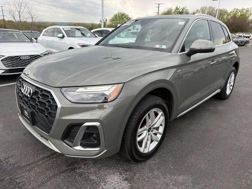 Chronos Gray Metallic 2023 Audi Q5 45 S line Premium