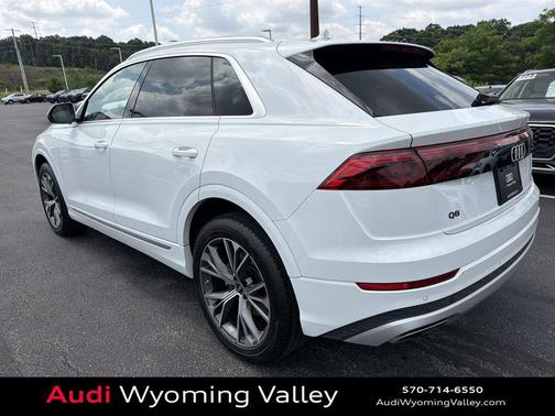 Glacier White Metallic 2026 Audi Q8 55 Premium