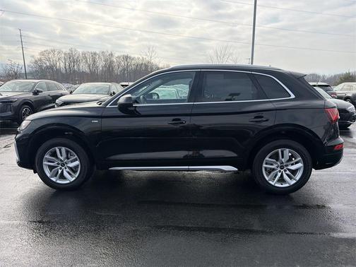 2023 Audi Q5 45 S line Premium