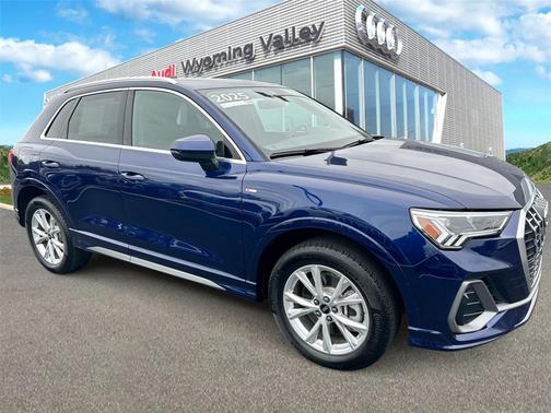 2025 Audi Q3 Premium 45 TFSI S line quattro Tiptronic