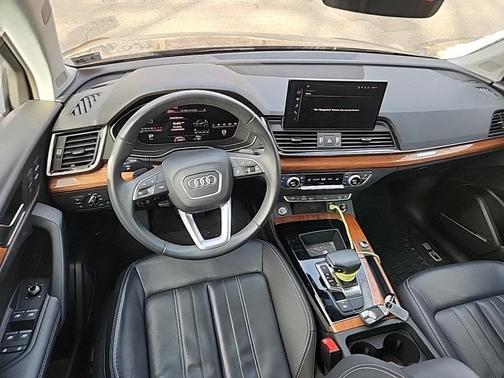 2023 Audi Q5 40 Premium Plus