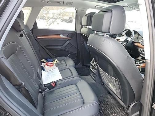 2023 Audi Q5 40 Premium Plus