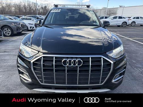 Mythos Black Metallic 2023 Audi Q5 40 Premium Plus