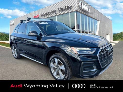 Mythos Black Metallic 2023 Audi Q5 40 Premium Plus