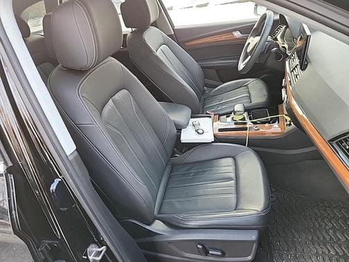 2023 Audi Q5 40 Premium Plus