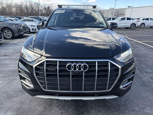 Mythos Black Metallic 2023 Audi Q5 40 Premium Plus