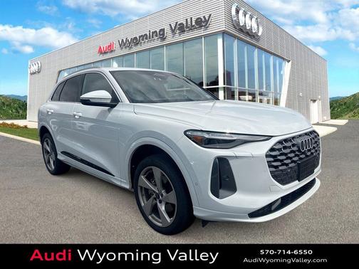 Glacier White Metallic 2025 Audi Q5 Premium Plus TFSI quattro S tronic