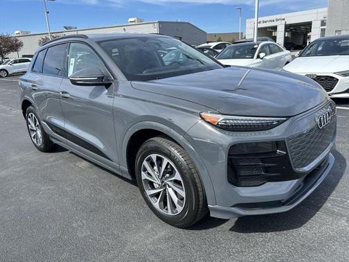 2025 Audi Q6 e-tron Premium Plus quattro