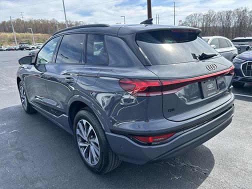 2025 Audi Q6 e-tron Premium Plus quattro