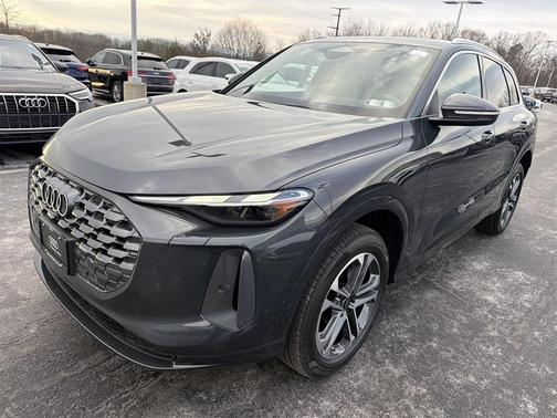 2025 Audi Q5 Premium TFSI quattro S tronic