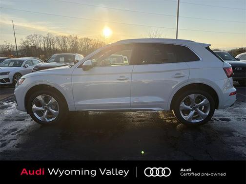 2023 Audi Q5 45 S line Premium Plus
