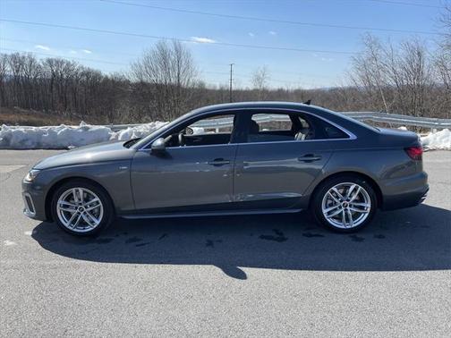 2022 Audi A4 45 S line Premium Plus