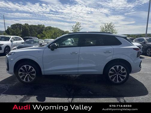 Glacier White Metallic 2026 Audi Q3 TFSI quattro S tronic