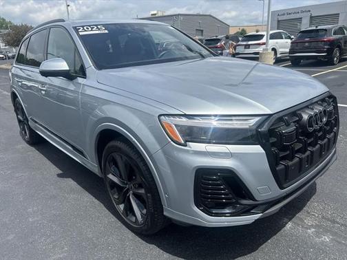 2025 Audi Q7 55 Premium Plus
