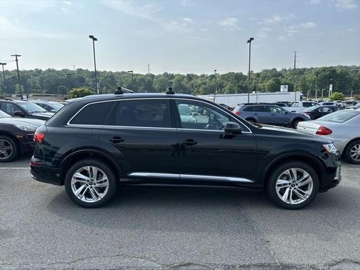 2022 Audi Q7 55 Premium Plus
