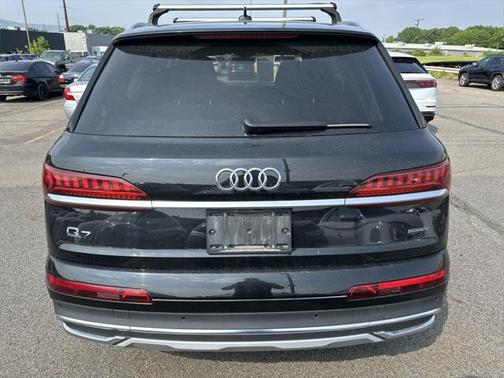 2022 Audi Q7 55 Premium Plus
