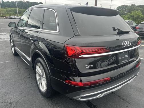 2022 Audi Q7 55 Premium Plus