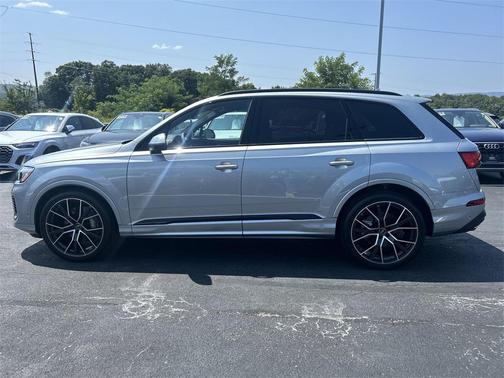 2025 Audi Q7 55 Premium Plus