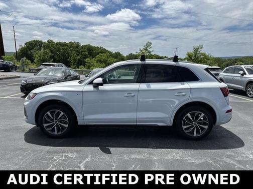 2022 Audi Q5 45 S line Premium Plus
