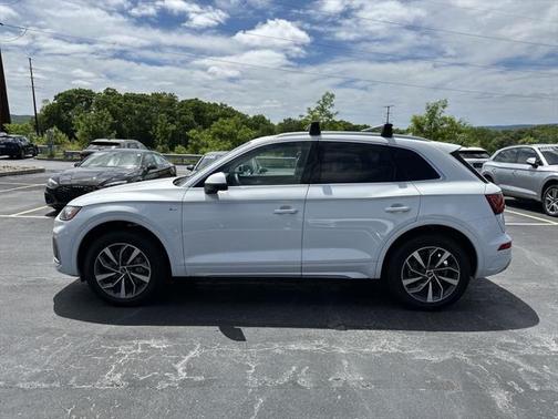 2022 Audi Q5 45 S line Premium Plus