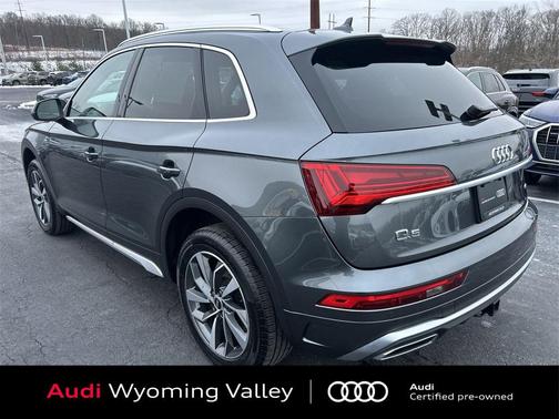 2022 Audi Q5 45 S line Premium Plus