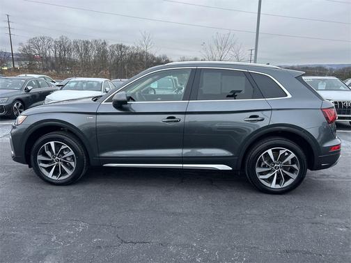 2022 Audi Q5 45 S line Premium Plus