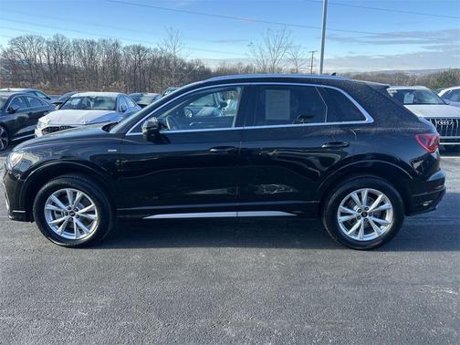 2023 Audi Q3 Premium 45 TFSI S line quattro Tiptronic