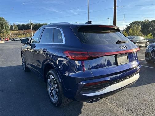 2025 Audi Q5 Premium TFSI quattro S tronic