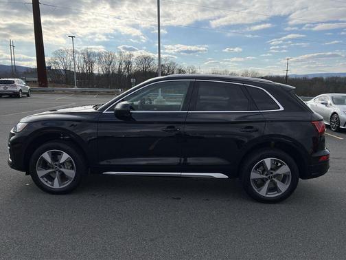 2023 Audi Q5 40 Premium Plus