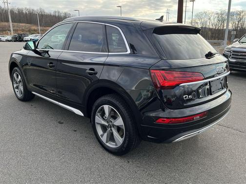 2023 Audi Q5 40 Premium Plus