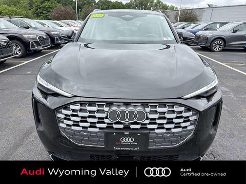 Mythos Black Metallic 2025 Audi Q5 Premium Plus TFSI quattro S tronic