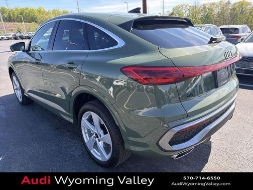District Green Metallic 2026 Audi Q5 Sportback Premium Plus TFSI quattro S tronic