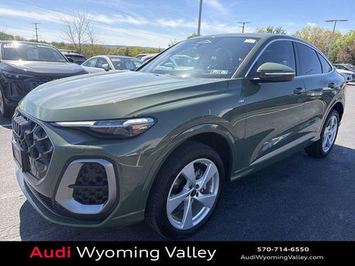 District Green Metallic 2026 Audi Q5 Sportback Premium Plus TFSI quattro S tronic