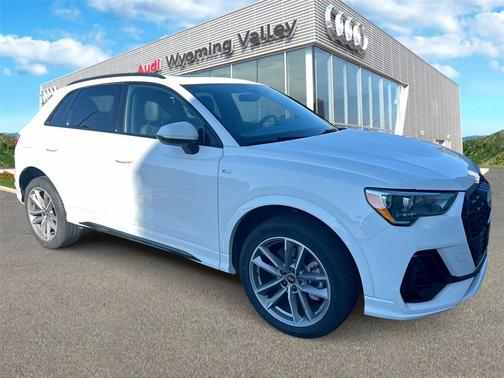 2022 Audi Q3 45 S line Premium