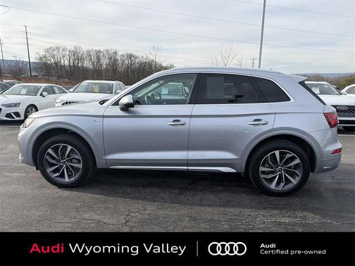 2022 Audi Q5 45 S line Premium Plus