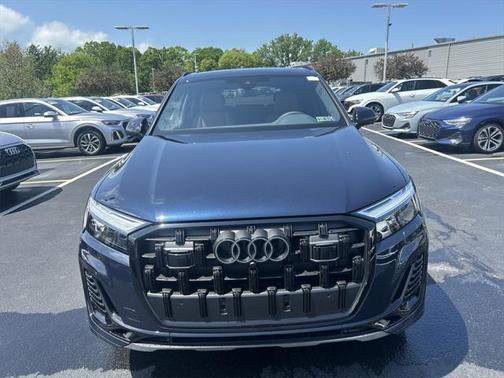 2025 Audi Q7 55 Premium Plus