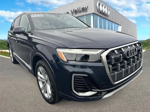 2025 Audi Q7 45 Premium Plus
