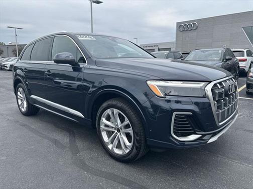 2025 Audi Q7 45 Premium Plus