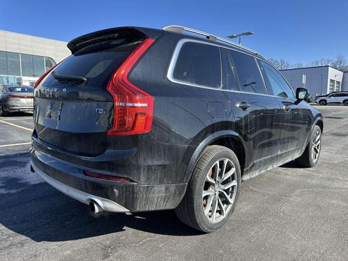 2019 Volvo XC90 T5 Momentum