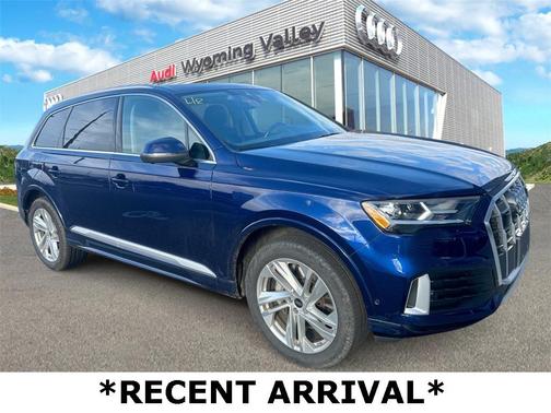 2023 Audi Q7 45 Premium Plus