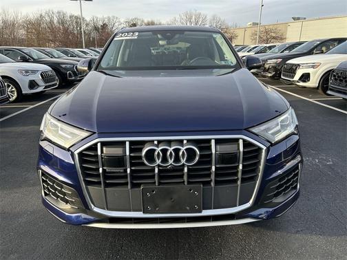 2023 Audi Q7 45 Premium Plus