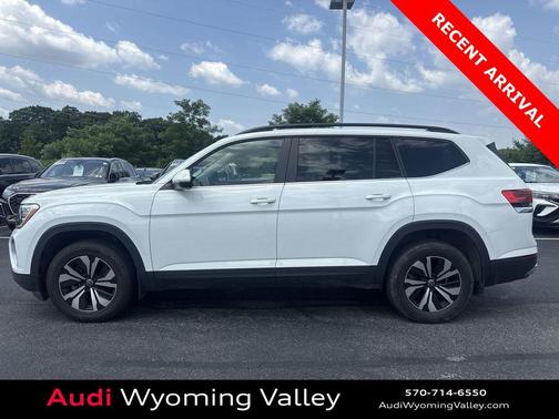 Pure White 2024 Volkswagen Atlas 2.0T SE