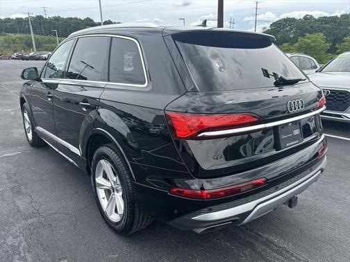 2025 Audi Q7 55 Premium