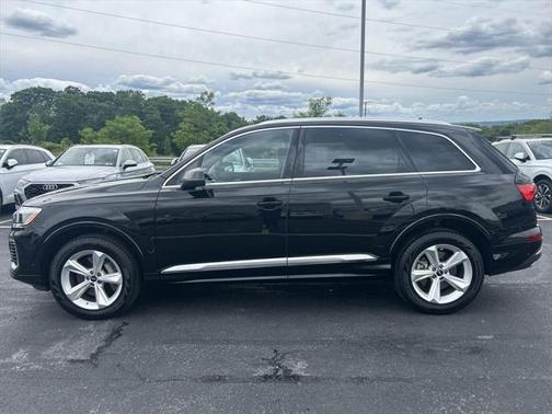 2025 Audi Q7 55 Premium