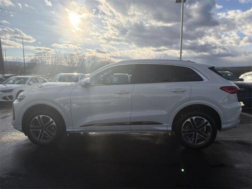 2025 Audi Q5 Premium Plus TFSI quattro S tronic