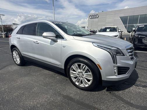 Radiant Silver Metallic 2018 Cadillac XT5 Premium Luxury