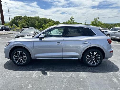 2022 Audi Q5 45 S line Premium Plus