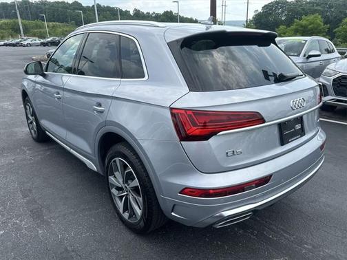 2022 Audi Q5 45 S line Premium Plus