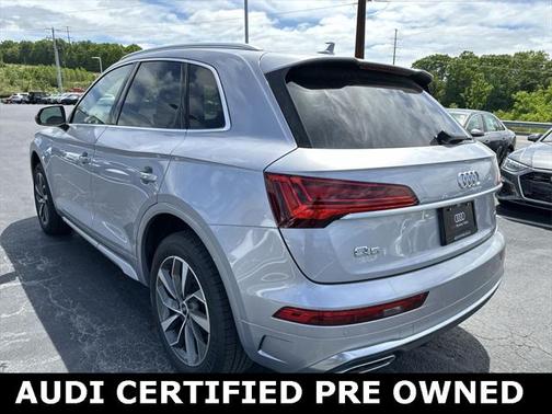 2022 Audi Q5 45 S line Premium Plus