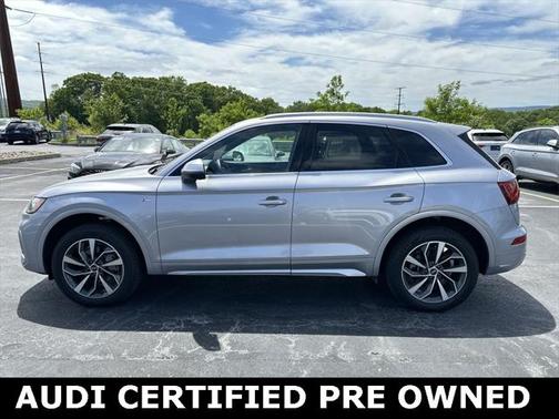 2022 Audi Q5 45 S line Premium Plus